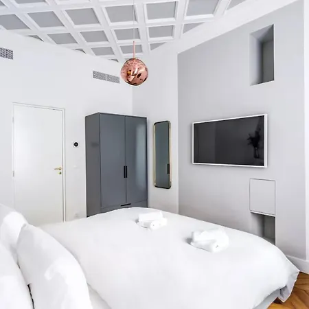 Luxury With Eiffel Tower View And Sauna شقة *